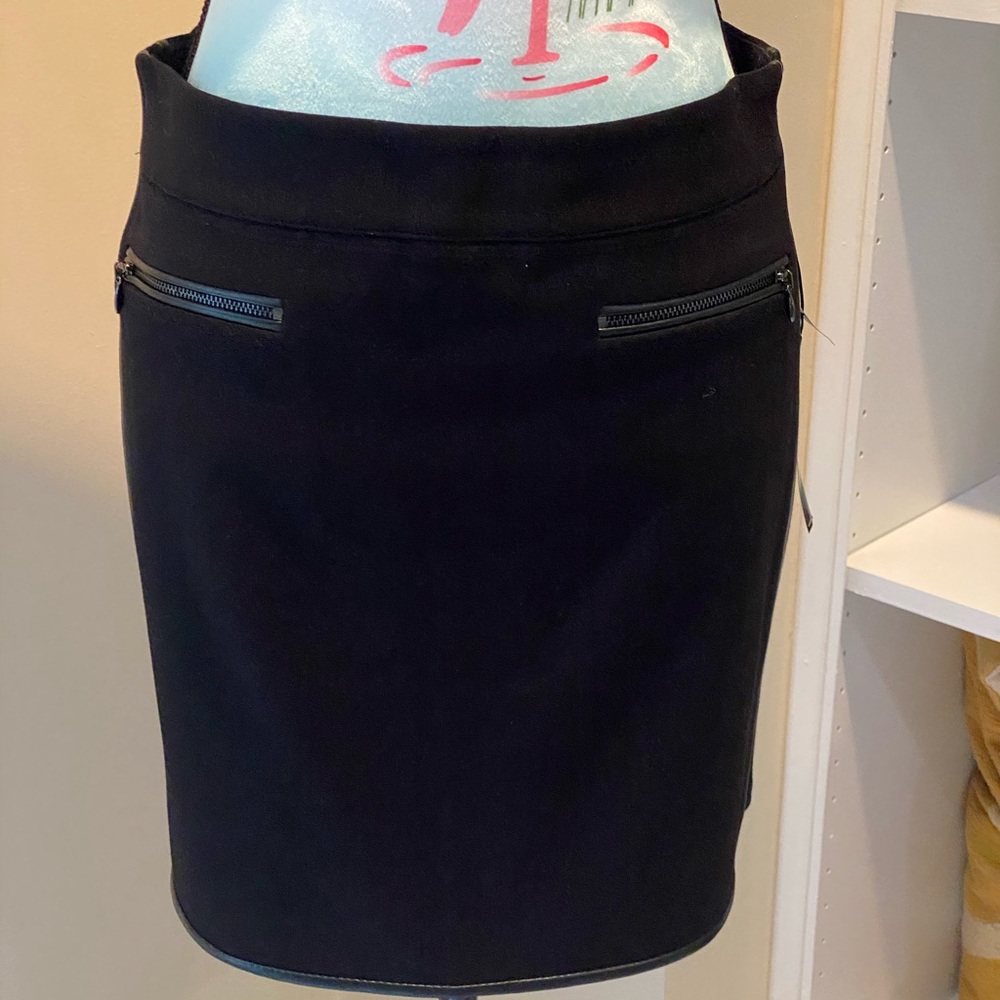 Nwt skirt with leather detail
